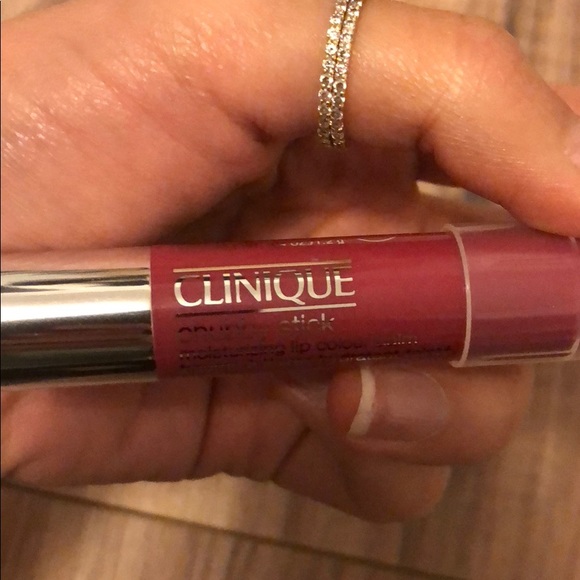 Clinique Lipstick - Picture 3 of 5